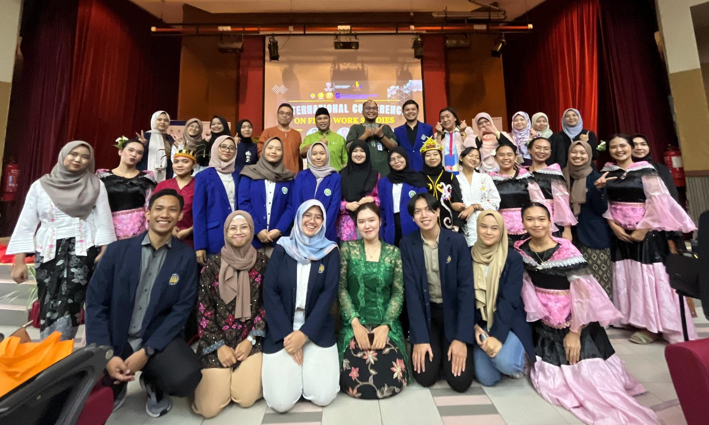 Mahasiswa Departemen Pendidikan Luar Biasa FIP UM menggelar kegiatan “Outbound Program Mobiliti Research Experience for Student” di Universiti Malaya Malaysia